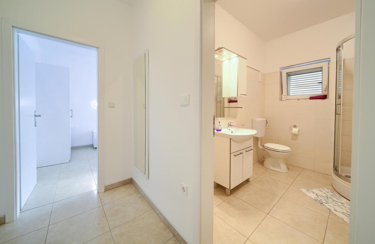 Apartmani Mara Matic Malinska Exteriér fotografie