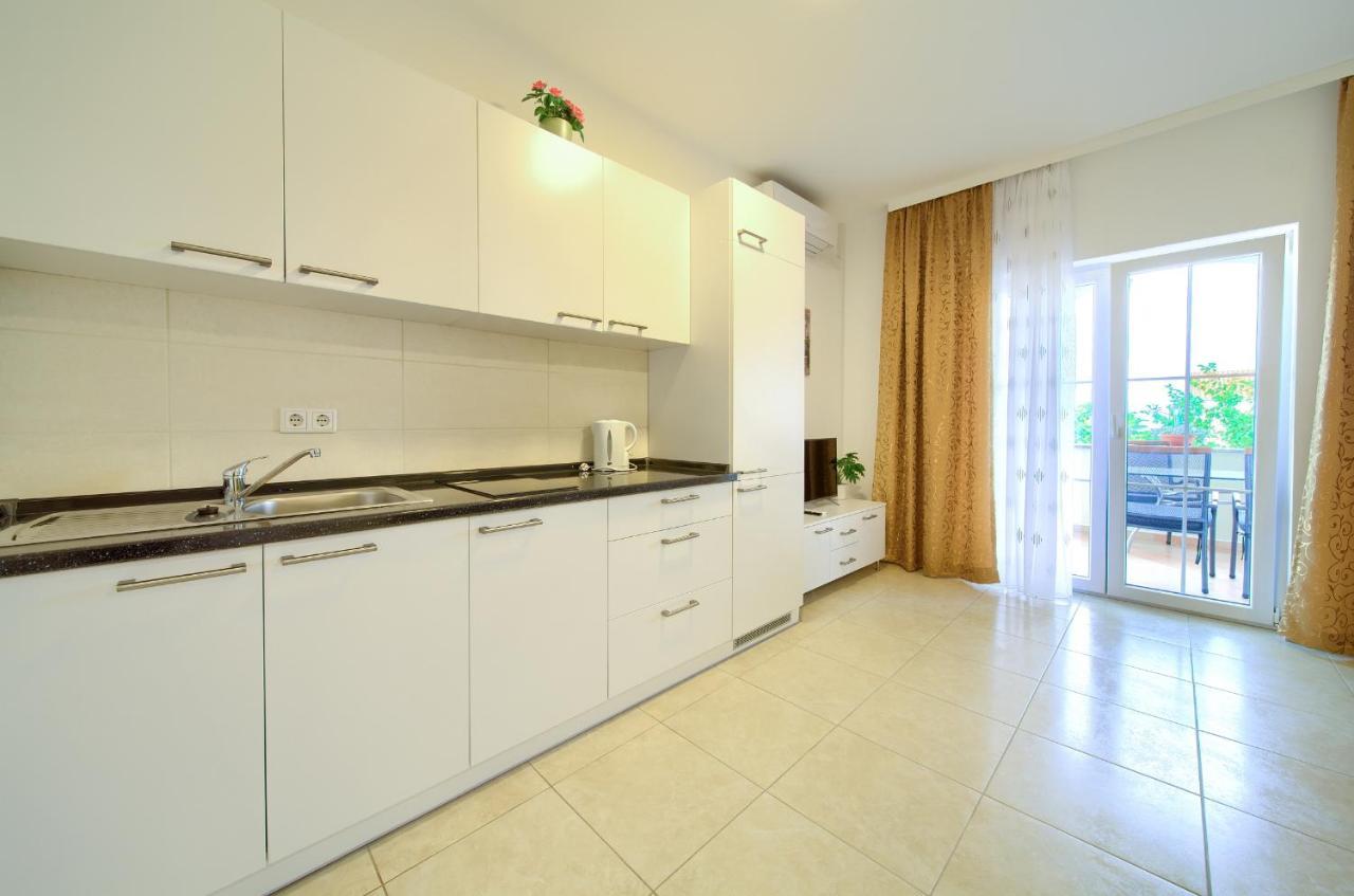 Apartmani Mara Matic Malinska Exteriér fotografie