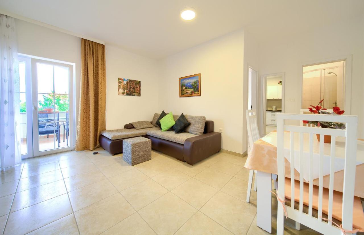 Apartmani Mara Matic Malinska Exteriér fotografie