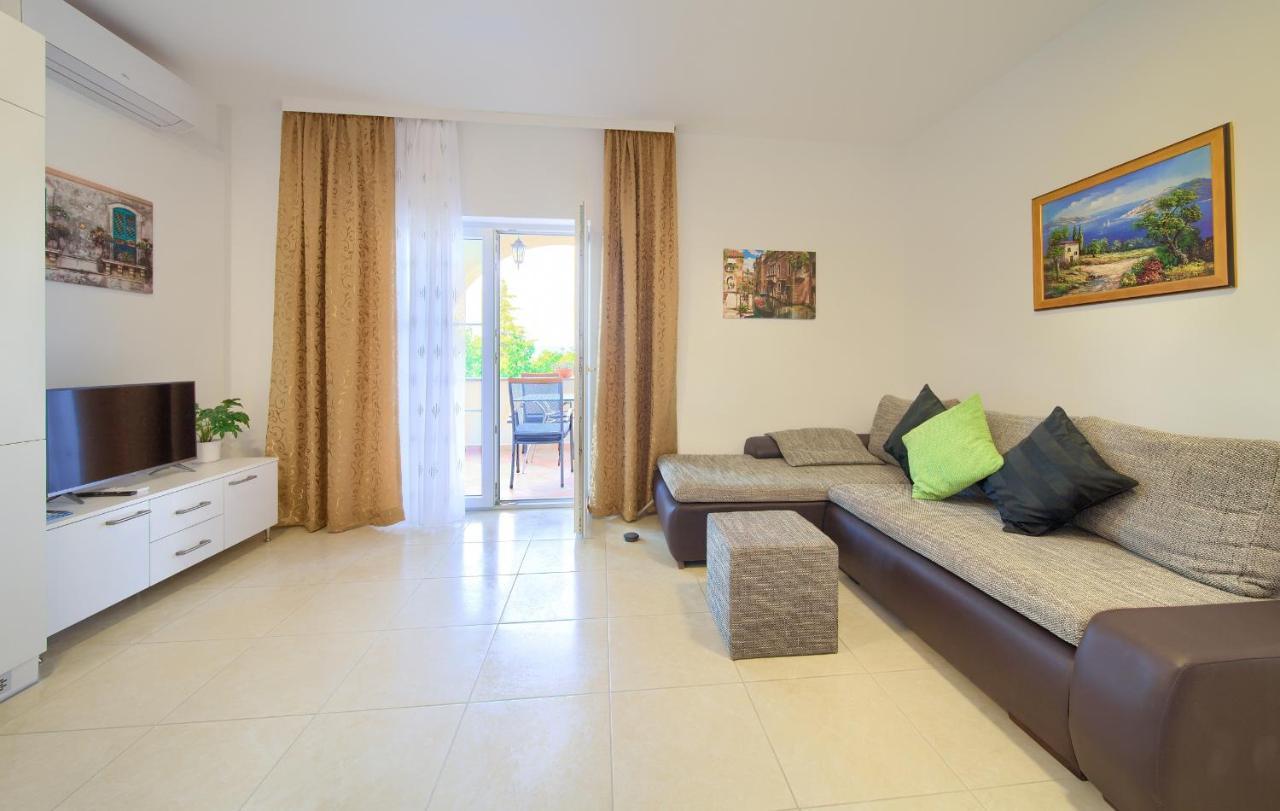 Apartmani Mara Matic Malinska Exteriér fotografie
