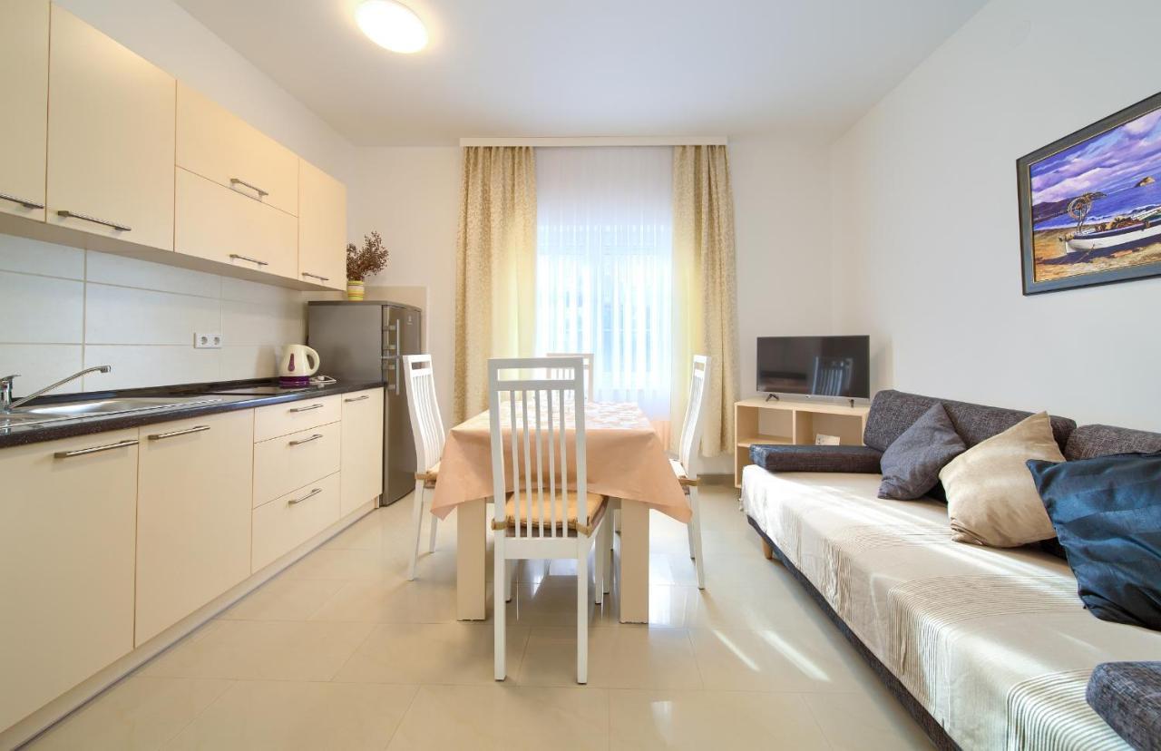 Apartmani Mara Matic Malinska Exteriér fotografie