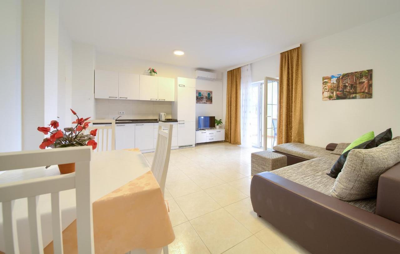 Apartmani Mara Matic Malinska Exteriér fotografie